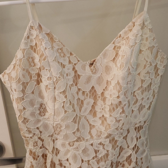 Dress , semi formal worn once, good condition - Picture 4 of 4